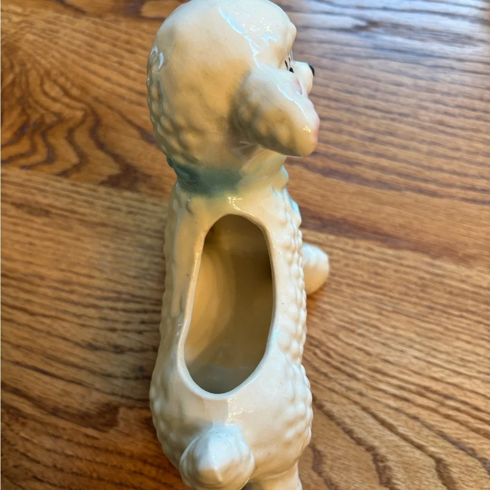 Charming Cream Lamb Vase - Picture 6 of 9